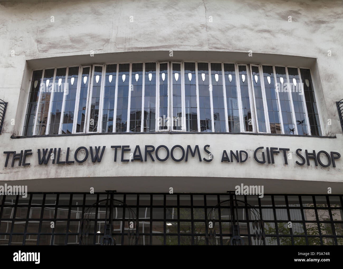 Extérieur de la Willow Tea Rooms, Sauchiehall St, conçu par le célèbre architecte Charles Rennie Mackintosh pour propriétaire Kate Cranston au début des années 1900. Banque D'Images