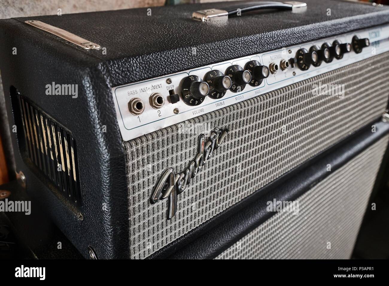 Ampli Basse Fender Photo Stock - Alamy