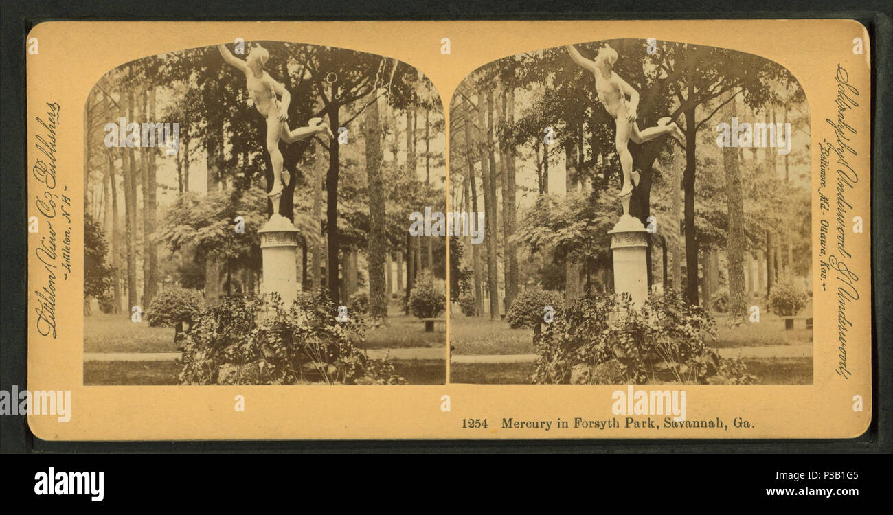 189 Mercure dans Forsyth Park, Savannah, GA, par Littleton Voir Co. Banque D'Images
