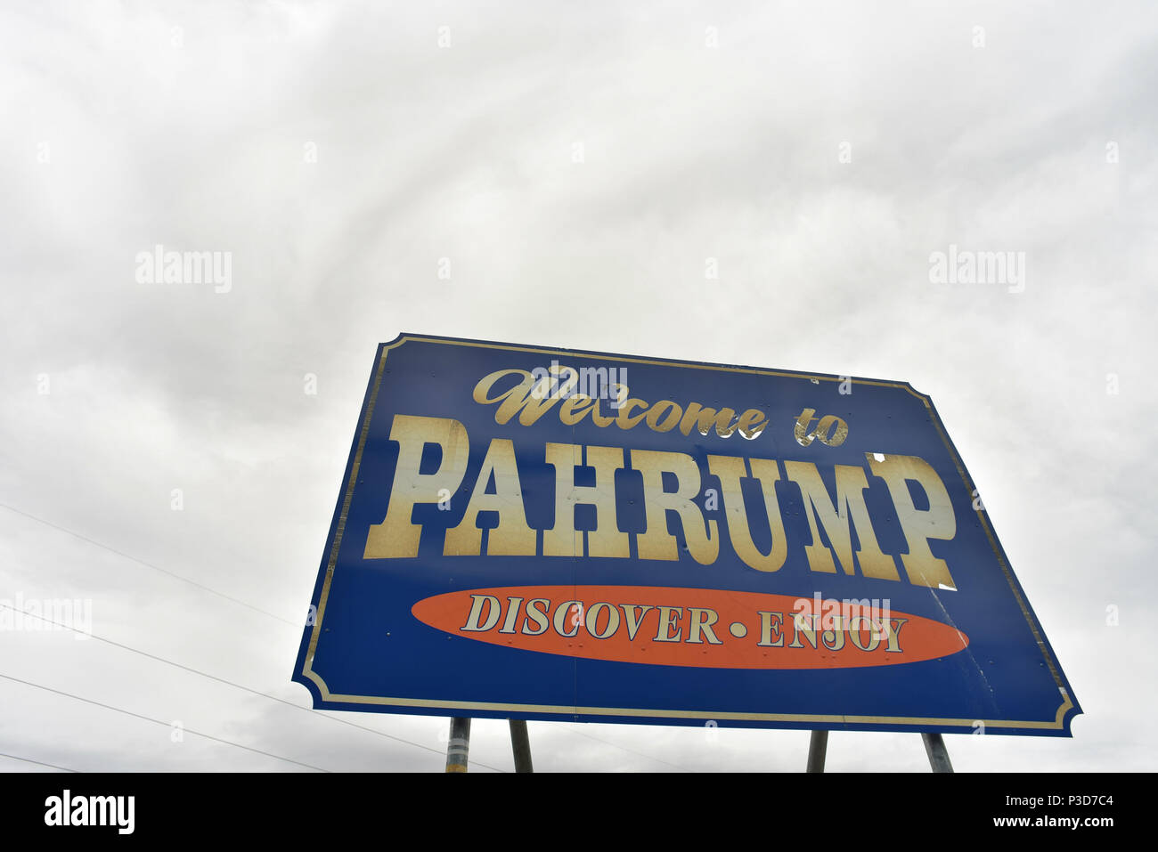 Bienvenue à la ville de Pahrump, Nevada, USA road sign Banque D'Images