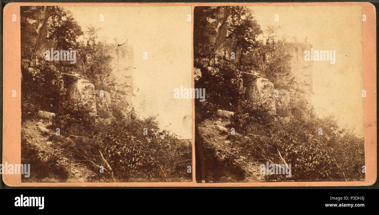 . Roper's Rock, où l'échelle des troupes les falaises. Titre alternatif : Lookout Mountain views. Création : 1865 ?-1886. Référence : [1865 ?-1886]. Mentions légales Source : 1865 ?-1909.. Point numérique publié le 1-25-2006 ; mise à jour 6-4-2009. 258 Roper's Rock, où l'échelle des troupes les falaises, par J. B. Linn 2 Banque D'Images