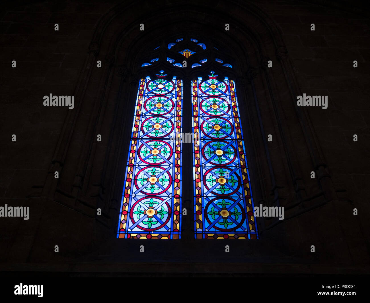 Période gothique coloured window dans la cathédrale de Valence, Espagne Banque D'Images