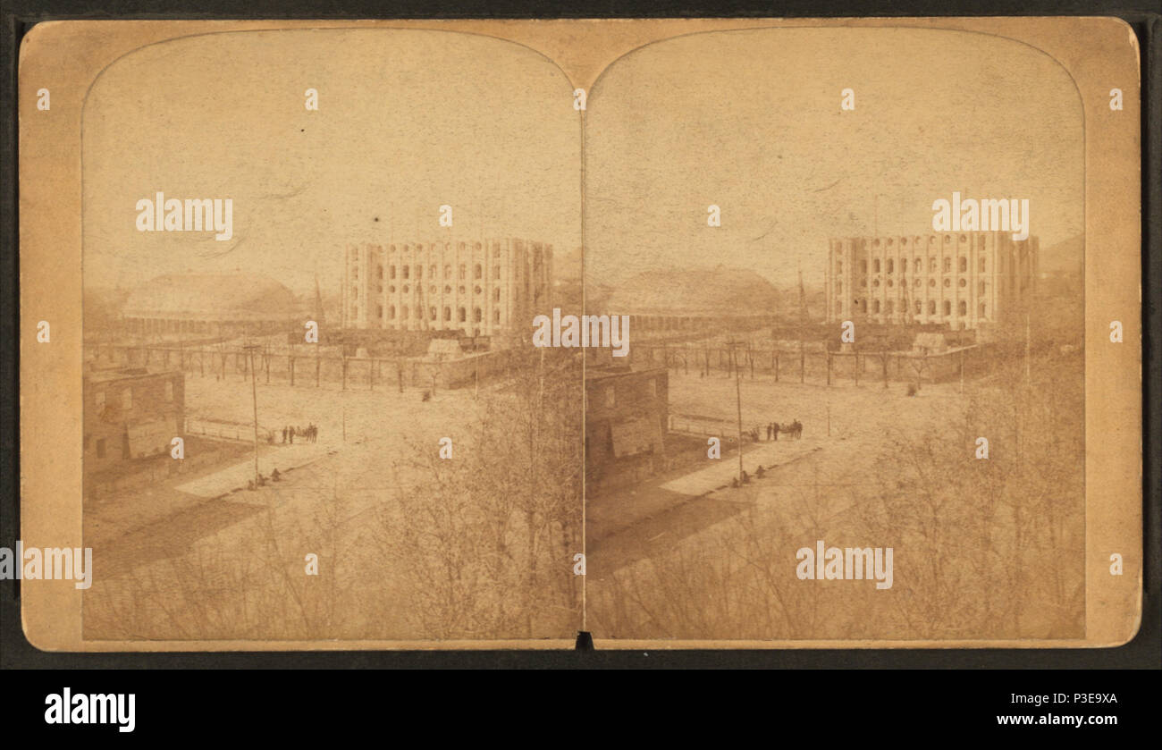 . Temple Block, du haut de la Co-op de magasin, montrant Temple, Tabernacle et salle de l'Assemblée. Titre alternatif : Vues du grand Ouest de la rivière Missouri jusqu'à l'océan Pacifique, de l'Utah série. Couverture : 1863 ?-1880 ?. Mentions légales Source : Salt Lake City, Utah : C. R. Savage, 1863 ?-1880 ?. Point numérique publié le 1-25-2006 ; mise à jour 2-13-2009. 297, Bloc de Temple du haut de la Co-op de magasin, montrant Temple, Tabernacle et salle de l'Assemblée, par Savage, C. R. (Charles Roscoe), 1832-1909 Banque D'Images