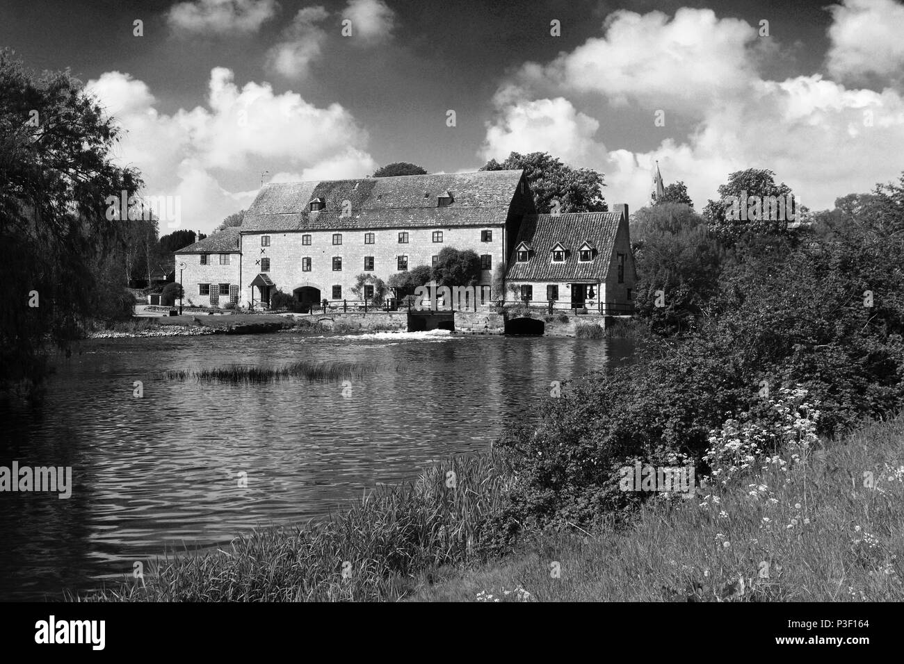 Moulin à eau de la rivière Nene, Newton, Cambridgeshire, Angleterre, RU Banque D'Images