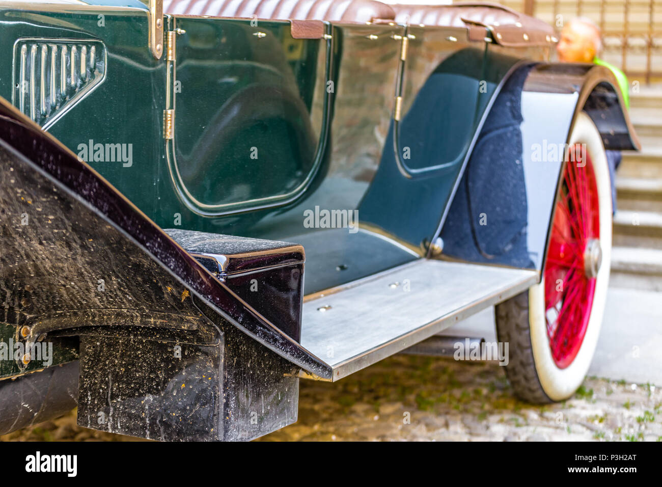 FAENZA (RA), l'Italie - le 9 juin 2018 : une Lancia Lambda 1924 spectacles de voiture en rallye Autogirovagando voitures historiques Banque D'Images