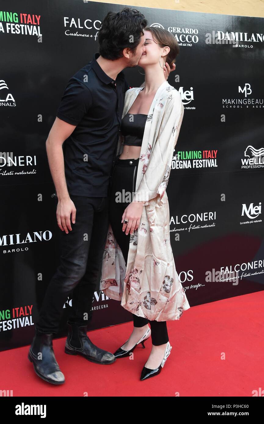 Balle, de l'Italie. 18 Juin, 2018. Pula : Tournage Italie Sardaigne Festival. Soirée finale. Dans la photo : Nat Wolff et son amie Grace Van Patten : Crédit Photo Agency indépendante/Alamy Live News Banque D'Images