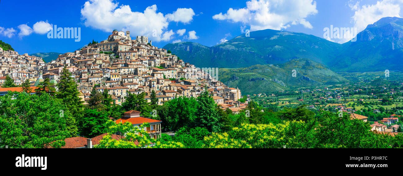 Belle Morano Calabro village,vue panoramique,Calabre,Italie. Banque D'Images