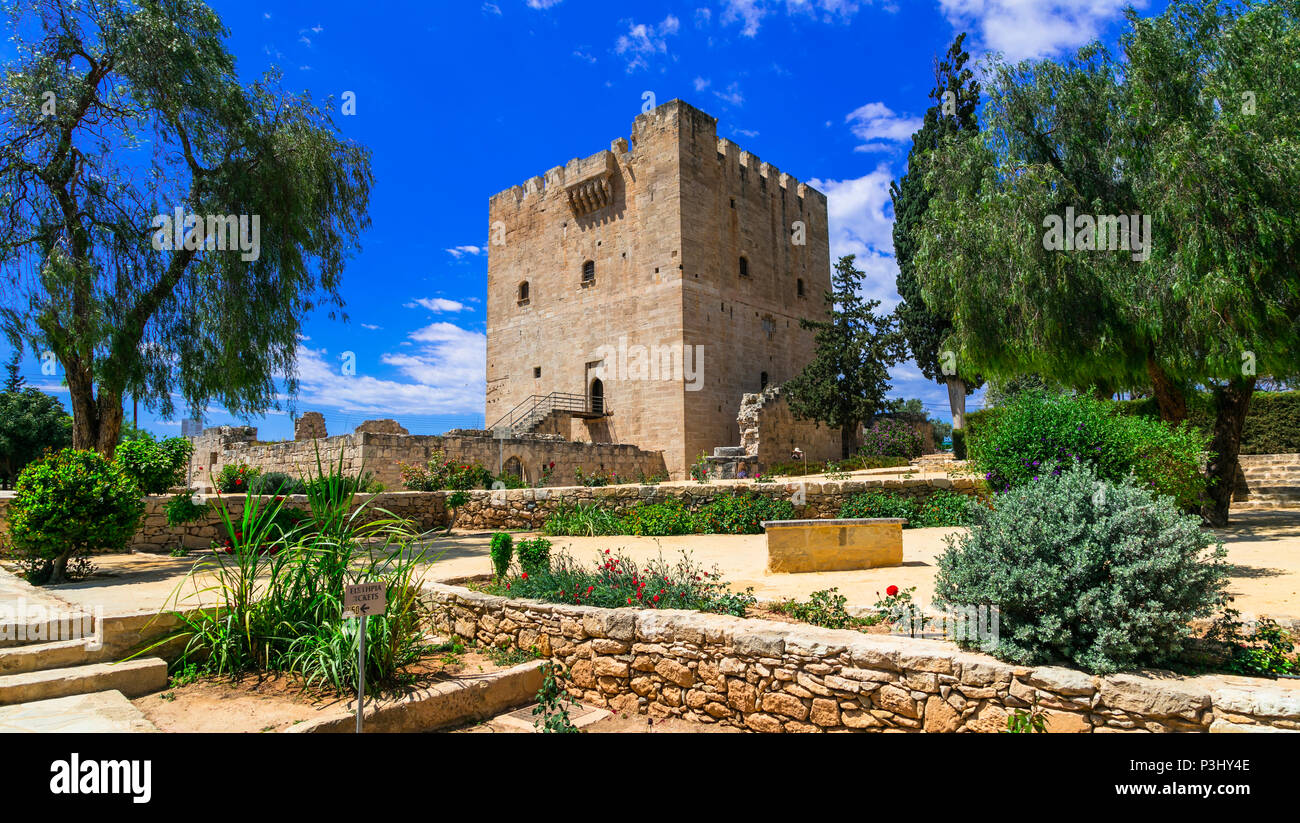 Château de Colosse médiéval impressionnant vue,avec jardin,l'île de Chypre. Banque D'Images