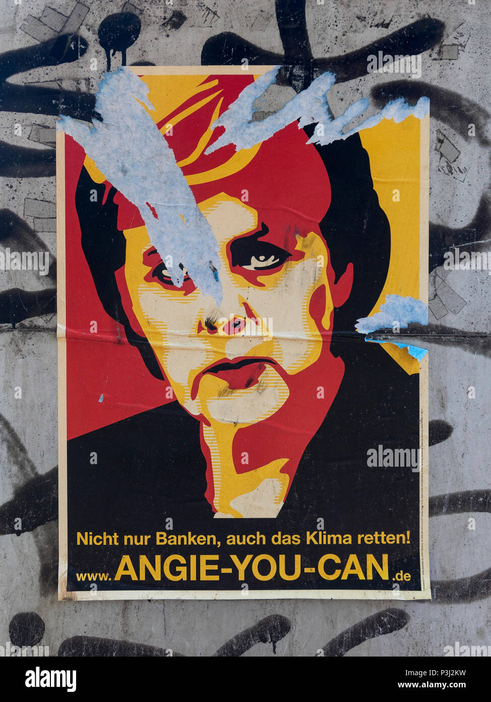 Berlin. L'Allemagne. Portrait de l'affiche d'arts graphiques de la Chancelière allemande Angela Merkel avec le slogan : "Angie Vous pouvez'. Banque D'Images