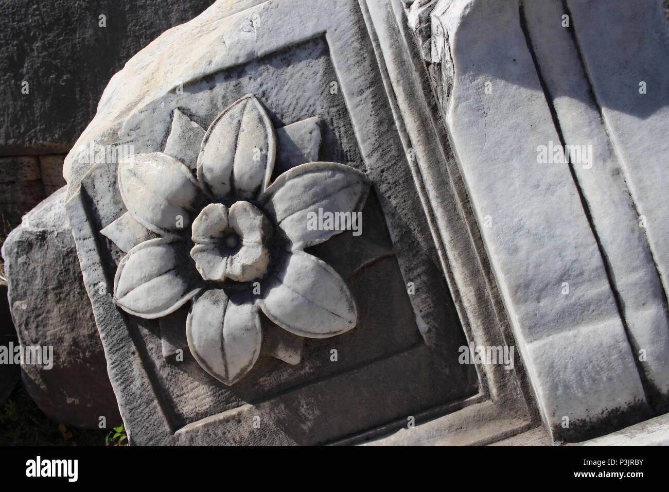 Pierre sculptée détail lors du Forum à Rome Banque D'Images