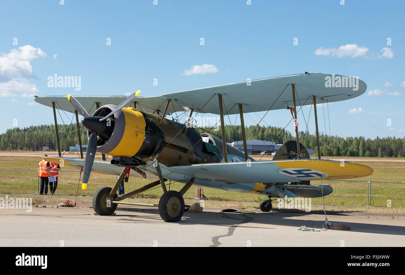 Gloster Gauntlet Mk II a servi l'Armée de l'air finlandaise en tant que formateur dans la Guerre de continuation - ici affiché dans les 100 ans de spectacle aérien du FAF. Banque D'Images