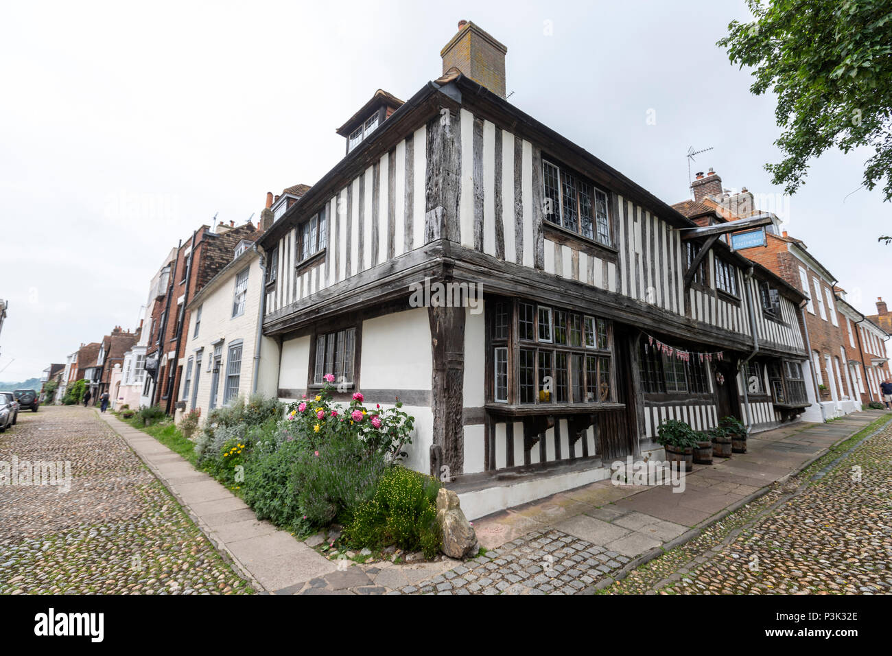 St Anthony's, le cadre en bois bâtiment tudor à l'angle de la place de l'Église dans la région de Rye, East Sussex, England, UK Banque D'Images