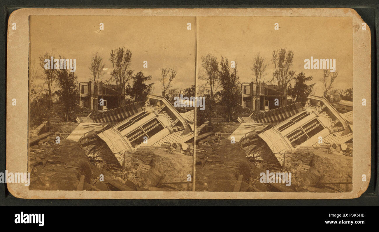 . C.P. Craver's house, montrant l'angle de la cave où les occupants de la maison ont été enregistrées. Titre alternatif : Vues de Grinnell, Iowa, après de tornade le 17 juin 1882. no 6. Création : juin 1882. Référence : juin 1882. Mentions légales Source : juin 1882.. Point numérique publié le 6-15-2005 ; mise à jour 2-12-2009. 50 C.P. Craver's house, montrant l'angle de la cave où les occupants de la maison ont été sauvés, par Everett, James E., 1834- Banque D'Images