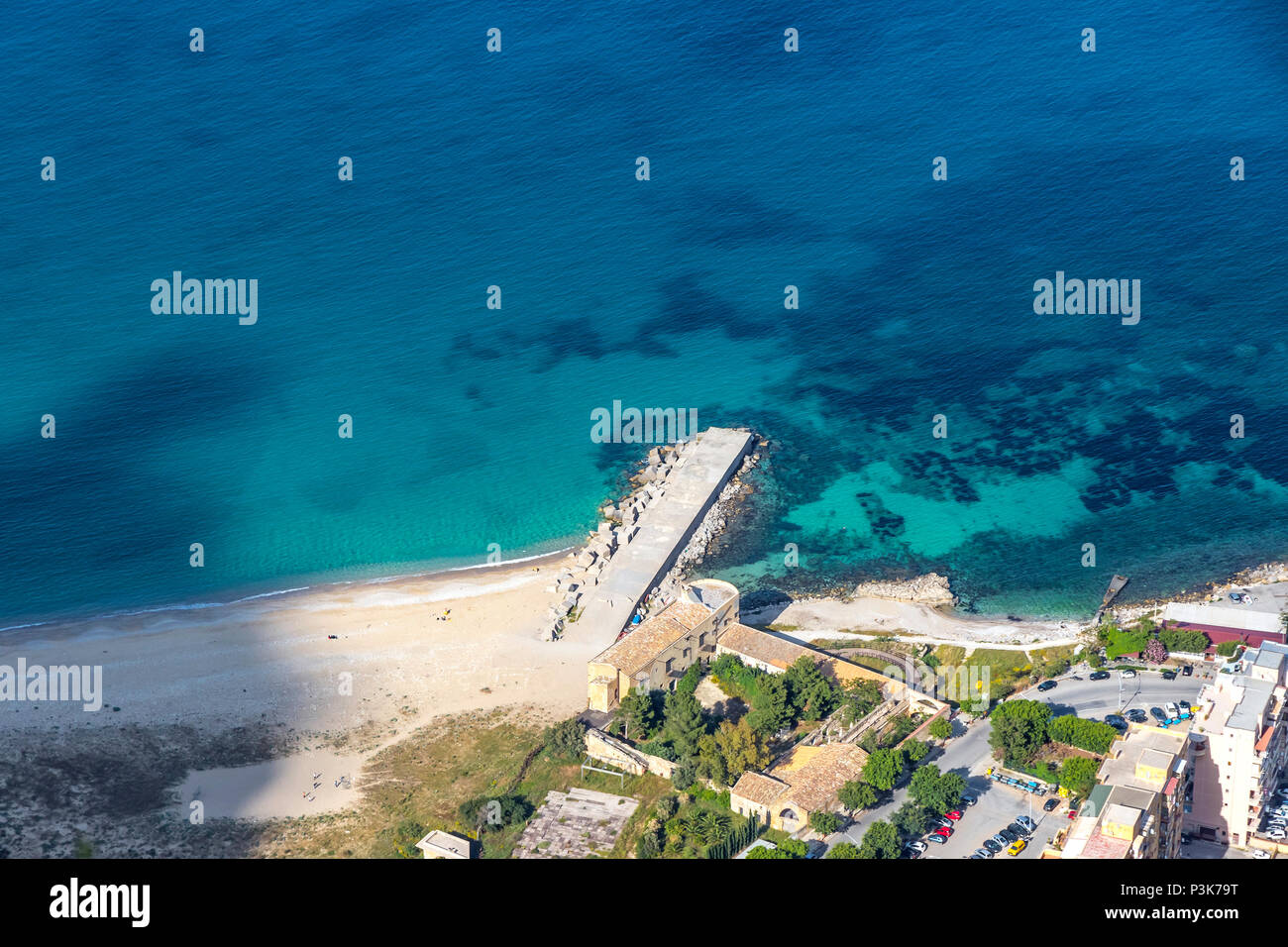 Vue aérienne de la Vergine Maria Beach dans la ville de Palerme, Sicile, Italie Banque D'Images