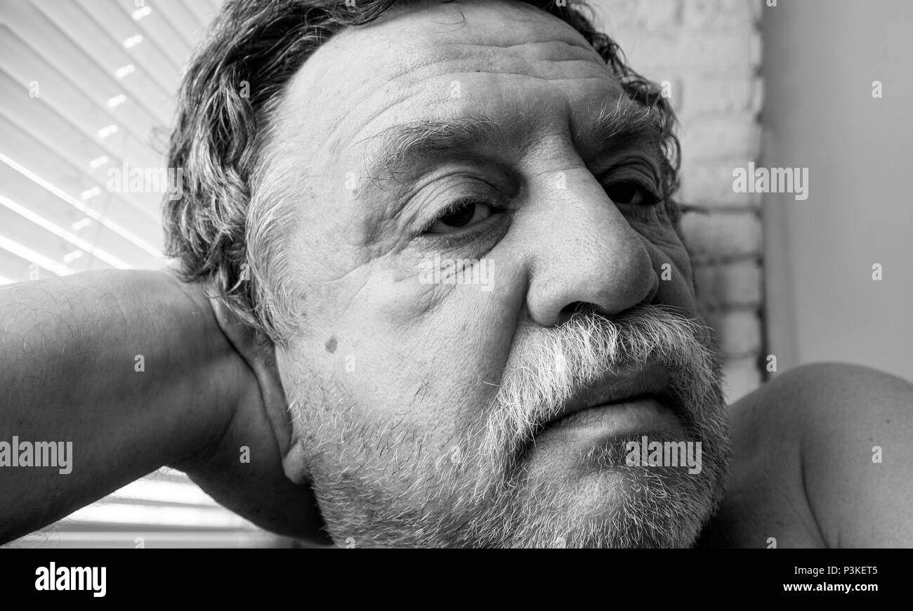 Portrait of a middle-aged man avec une moustache et barbe non rasé Banque D'Images