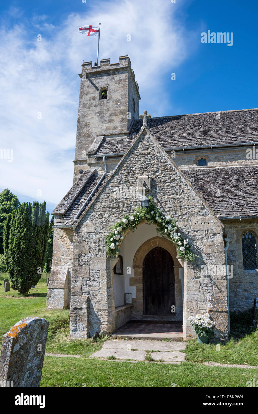 L'église St Mary, Swinbrook, Oxfordshire, UK Banque D'Images