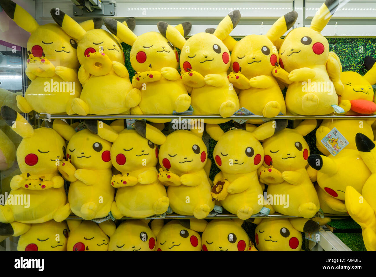 Personnage Pokemon Pikachu jouet en peluche Banque D'Images