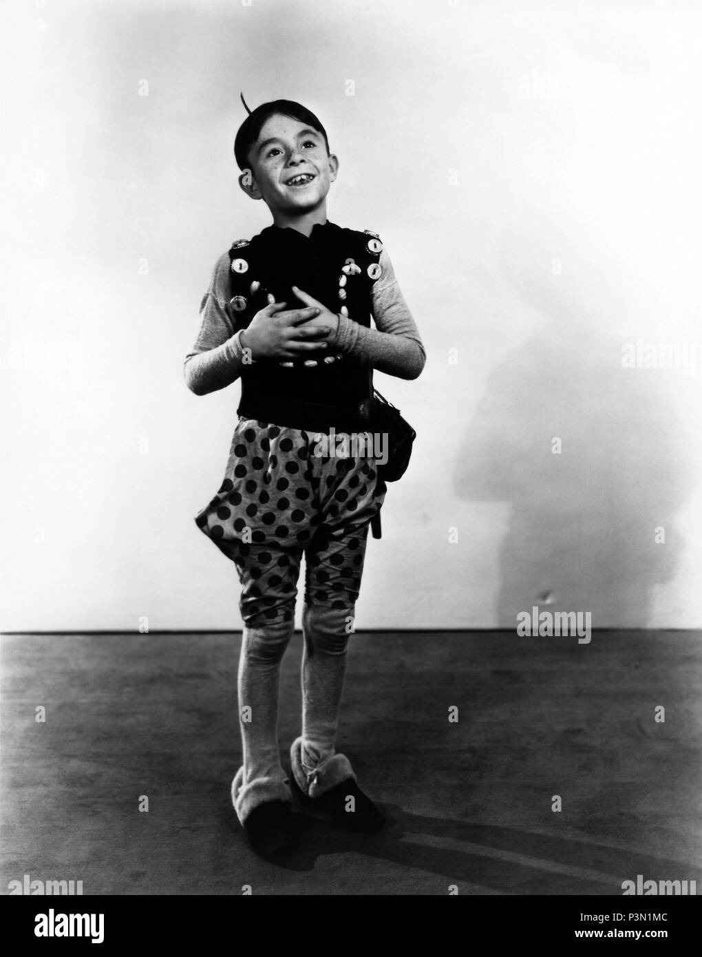 Titre original : PAYER À LA SORTIE. Titre en anglais : PAYER À LA SORTIE. Directeur de film : GORDON DOUGLAS. Année : 1936. Stars : 'CARL' LUZERNE SWITZER. Credit : HAL ROACH / Album Banque D'Images