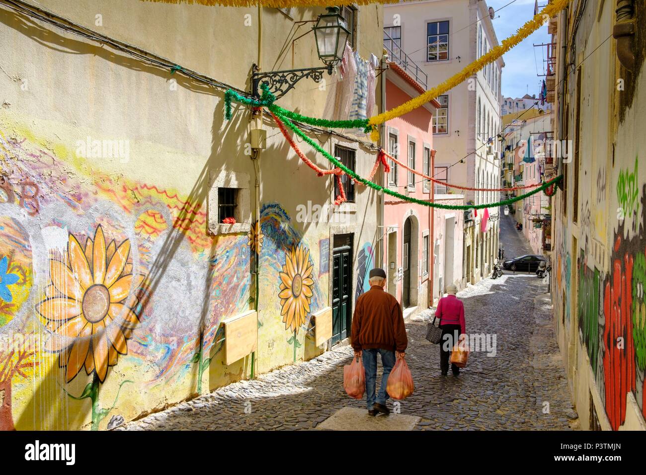 Barrio Alto, Quartier Lisbonne avec graffiti, Portugal Banque D'Images