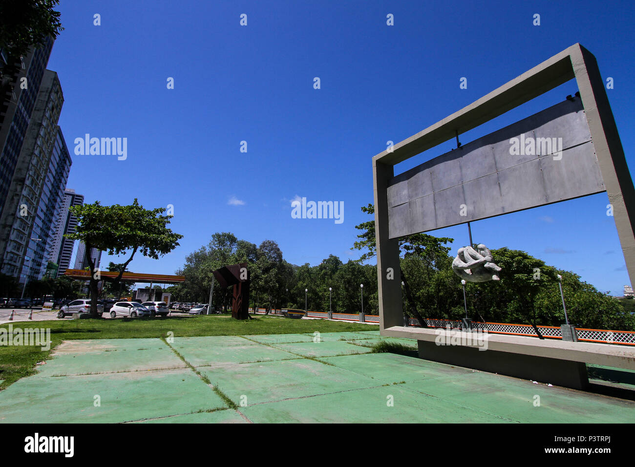 RECIFE, PE - 07.04.2016 : MONUMENTO Tortura Nunca Mais - o monumento Tortura Nunca Mais, foi o primeiro monumento construído em homenagem no país aux morts e desaparecidos políticos brasileiros. L'accès à l'Ele concebido pelo arquiteto piauiense Demétrio Albuquerque. Foi inaugurado em 27 de agosto de 1993 e é, desde então, considerado um dos pontos turisticos da cidade. Na rua da Aurora.(Photo : Allan Torres / Fotoarena) Banque D'Images