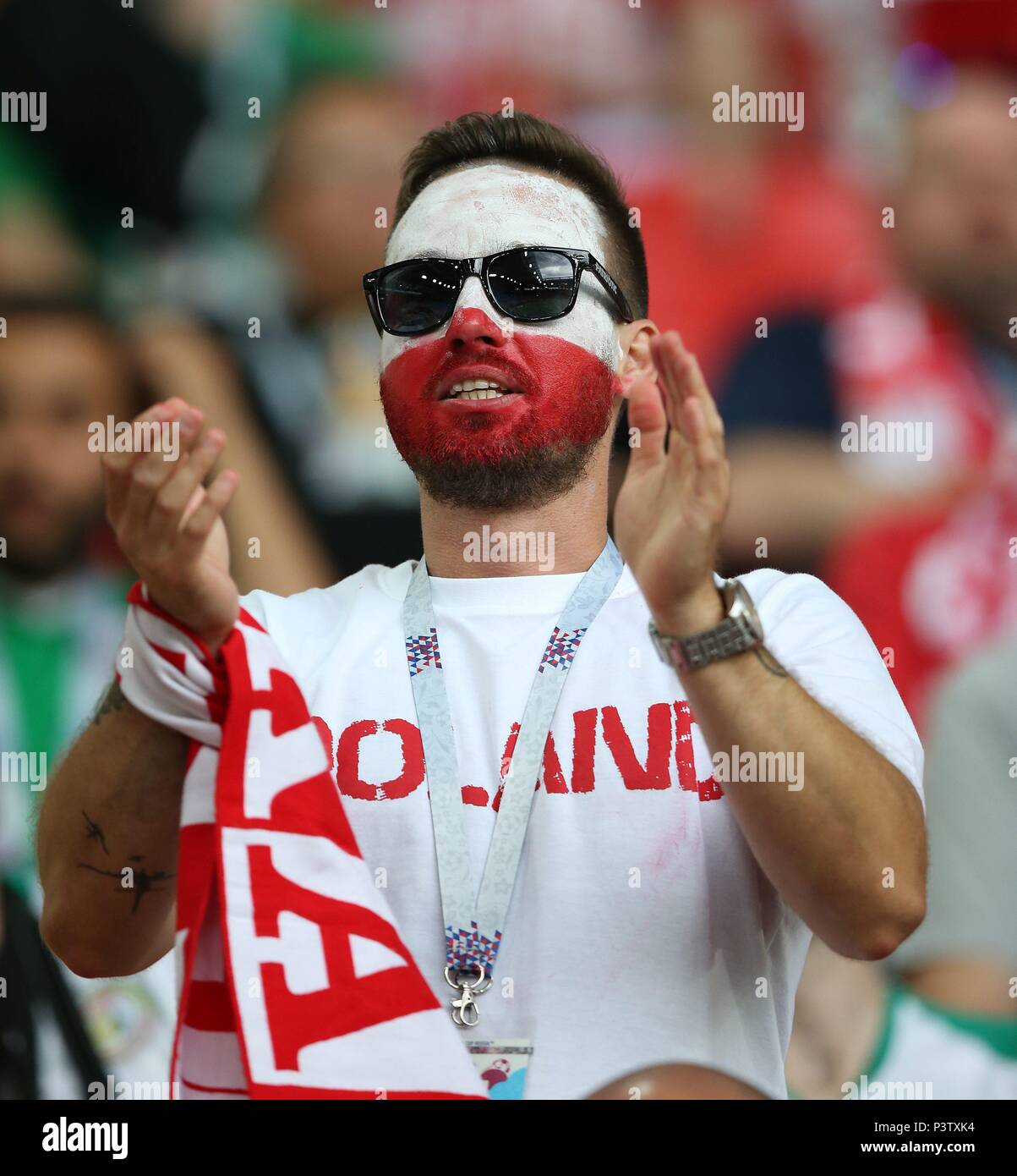 Moscou, Russie. 19 Juin, 2018. firo : 19.06.2018, Novgorod, football, soccer, l'équipe nationale, la Coupe du Monde 2018 en Russie, la Russie, la Coupe du Monde 2018 en Russie, la Russie, la Coupe du Monde 2018, la Russie La Russie, M15, la Pologne - le Sénégal, la Pologne, l'utilisation de ventilateur | dans le monde entier : dpa Crédit/Alamy Live News Banque D'Images