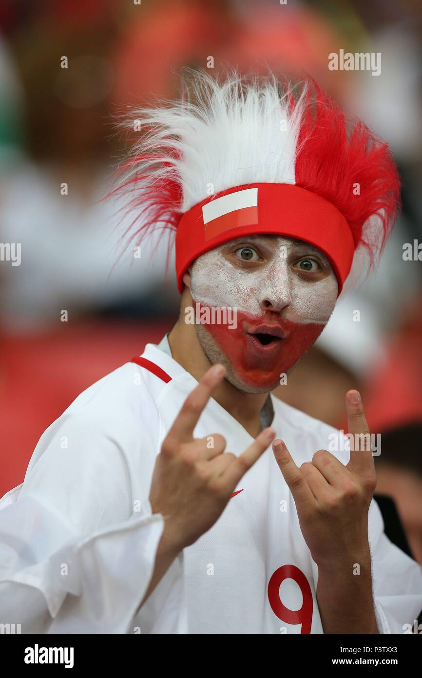 Moscou, Russie. 19 Juin, 2018. firo : 19.06.2018, Novgorod, football, soccer, l'équipe nationale, la Coupe du Monde 2018 en Russie, la Russie, la Coupe du Monde 2018 en Russie, la Russie, la Coupe du Monde 2018, la Russie La Russie, M15, la Pologne - le Sénégal, la Pologne, l'utilisation de ventilateur | dans le monde entier : dpa Crédit/Alamy Live News Banque D'Images