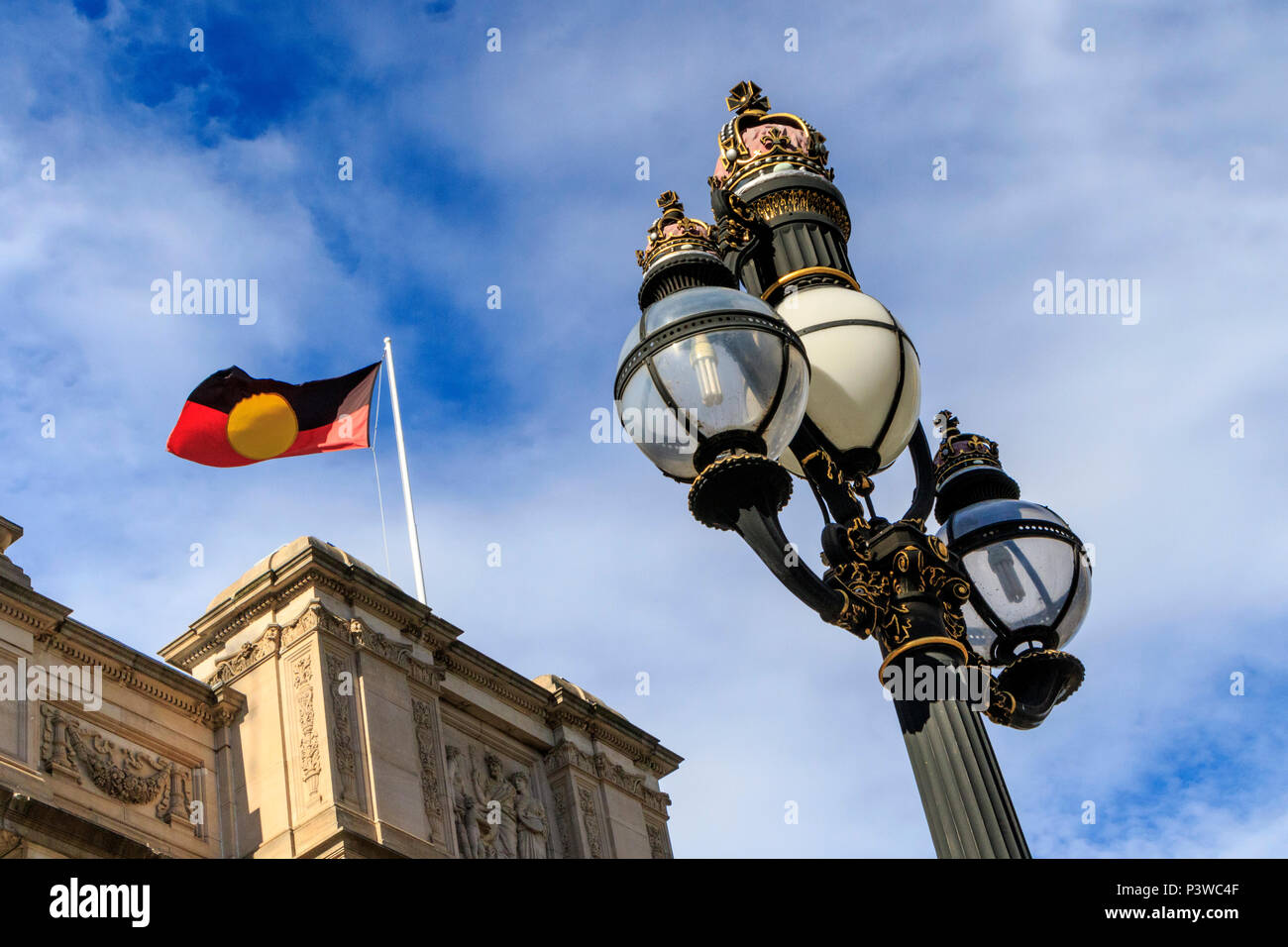Drapeau des autochtones, de l'Australie, Melbourne, Parliament House, Victoria Banque D'Images