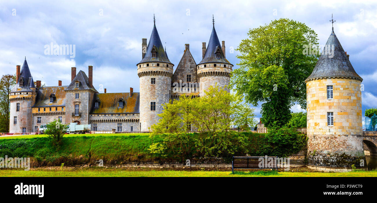 Élégant Hôtel de Sully-sur-Loire château médiéval,vue panoramique,France,. Banque D'Images
