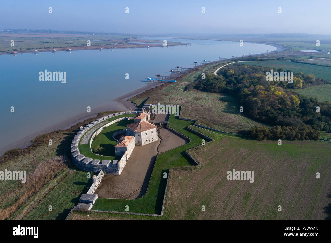 France, Marseille, Saint Nazaire sur Charente, Fort Lupin conçue par Vauban sur l'estuaire de la Charente (vue aérienne) // France, Charente-Maritim Banque D'Images