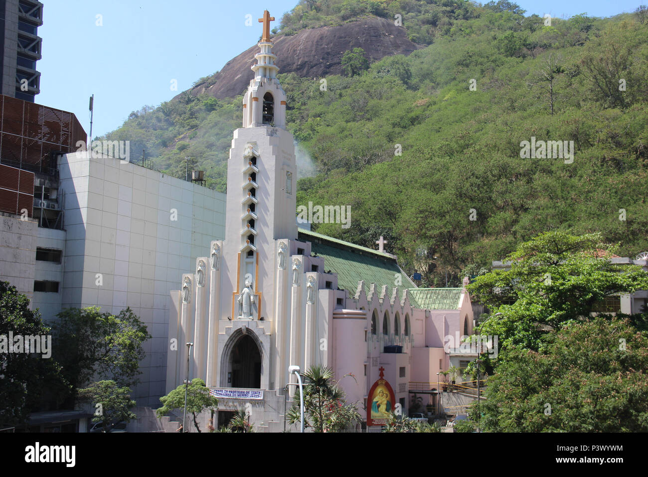 Igreja de Santa Terezinha do Menino Jesus, em Botafogo, na Zona Sul do Rio de Janeiro Banque D'Images