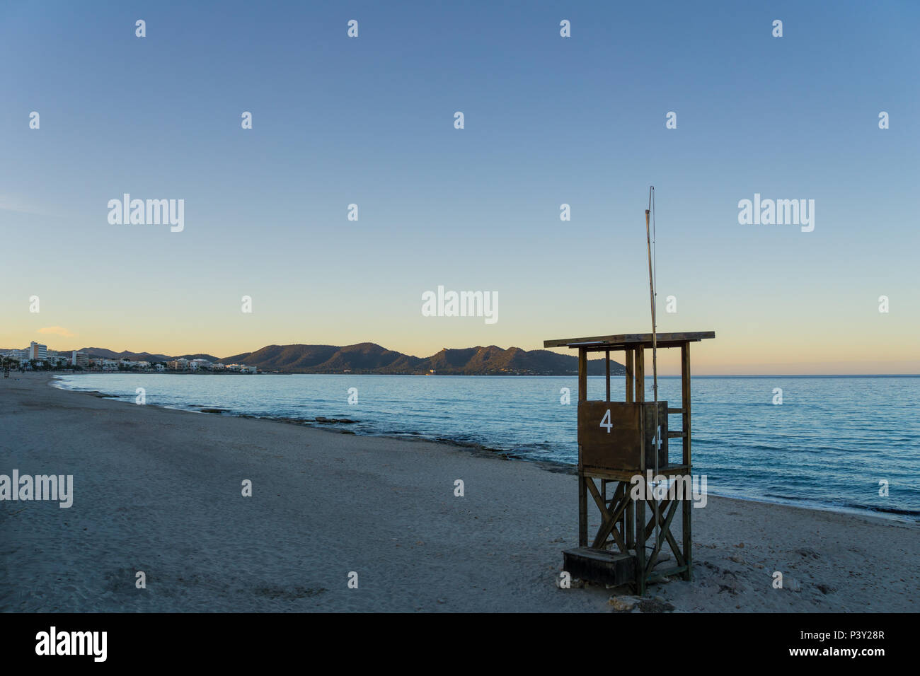 Mallorca, Coucher de soleil maison de sentiments à plage surveillée maison près de Cala Millor Banque D'Images