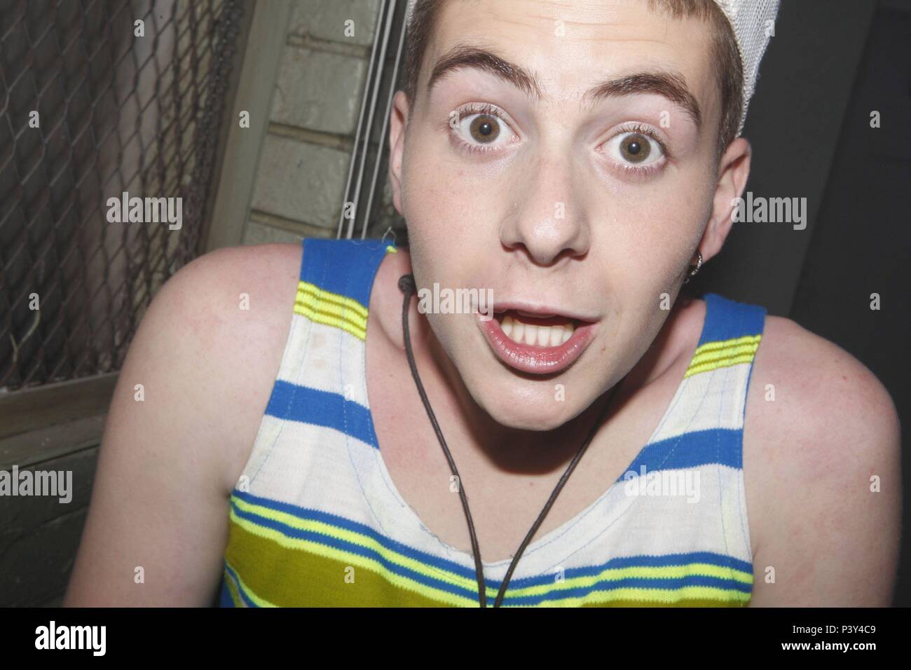 Titre original : SKINS. Titre en anglais : SKINS. Année : 2011. Entreprise : Crédit photos / Album Banque D'Images