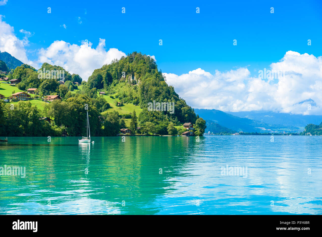 Au Lac De Brienz Iseltwald Village Magnifique Lac Dans Les Alpes Au Lac De Brienz Iseltwald Village Magnifique Lac Dans Les Alpes