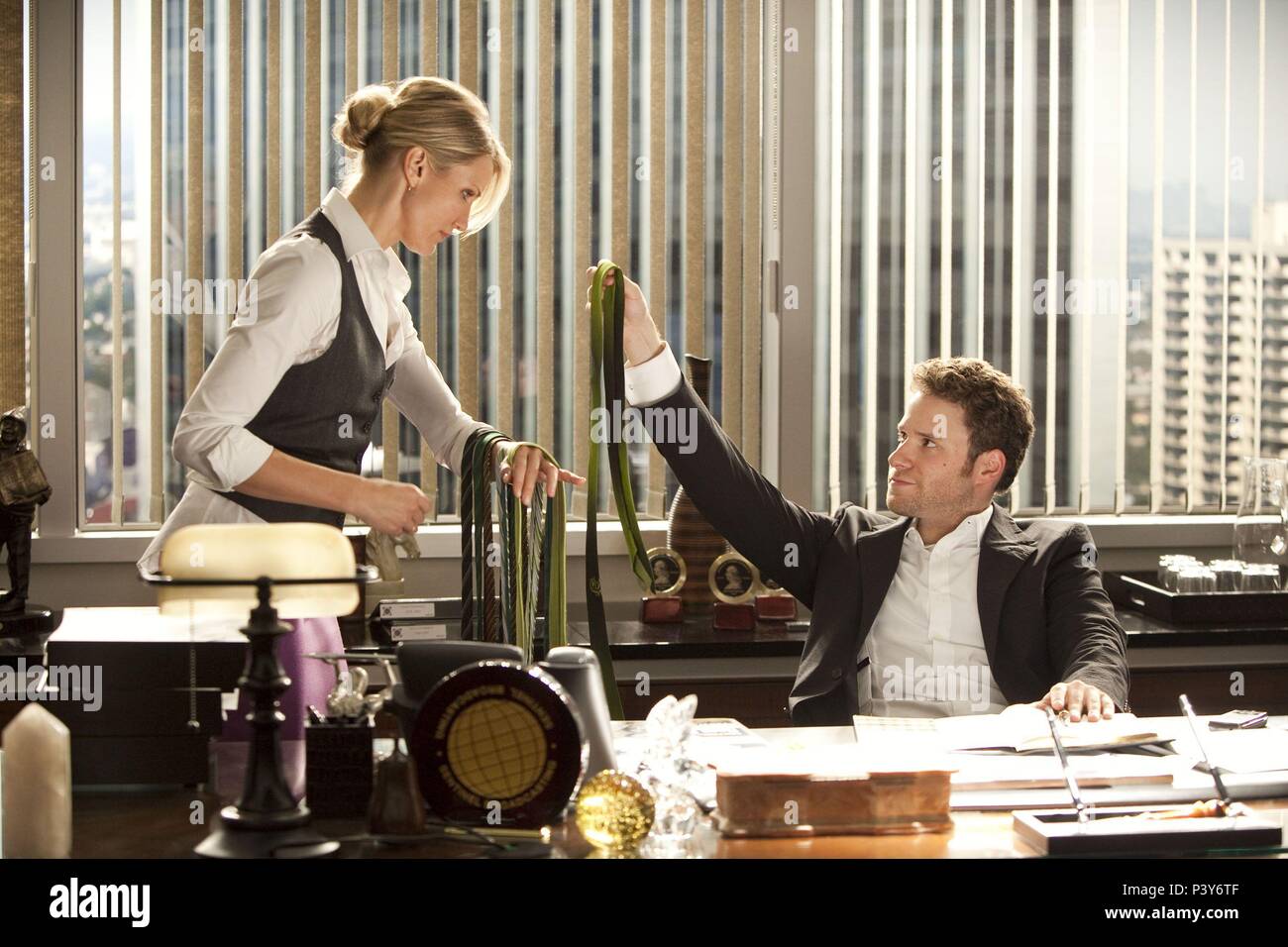 Titre original : The Green Hornet. Titre en anglais : THE GREEN HORNET. Directeur : Michel Gondry Film. Année : 2011. Stars : Cameron Diaz, Seth Rogen. Credit : Columbia Pictures / Album Banque D'Images