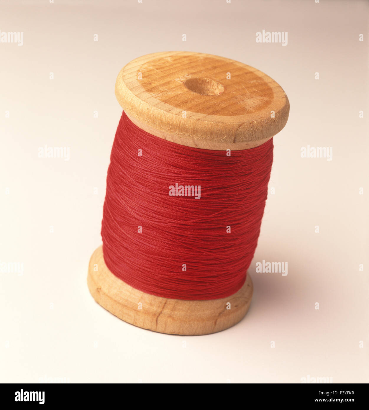 Thread en bois tiroir, d'un original de l'ancienne machines à coudre Banque D'Images