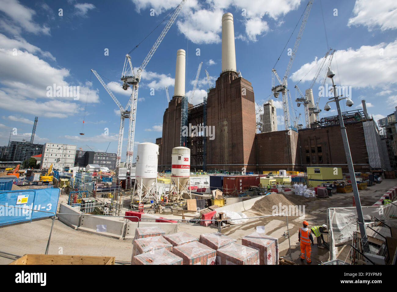West Village de cirque, Battersea Power Station Phase de développement 1, le sud-ouest de Londres, Angleterre, Royaume-Uni Banque D'Images