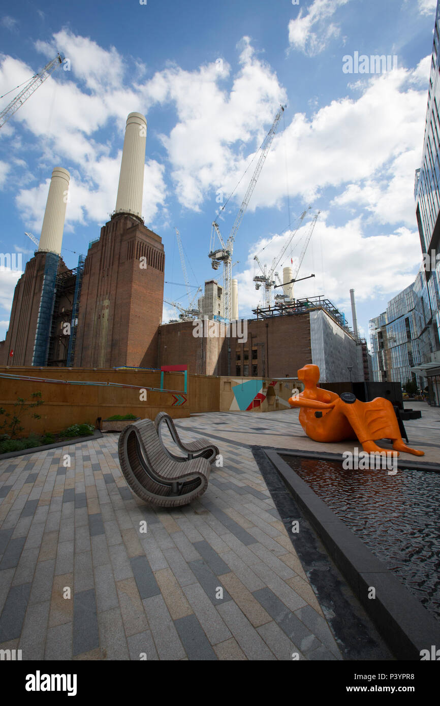 West Village de cirque, Battersea Power Station Phase de développement 1, le sud-ouest de Londres, Angleterre, Royaume-Uni Banque D'Images