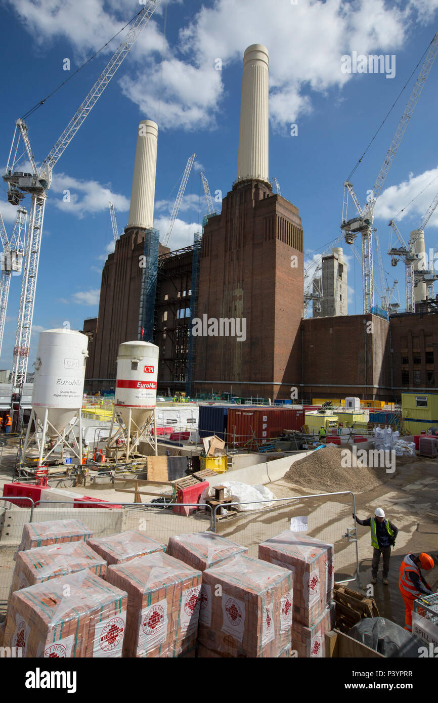West Village de cirque, Battersea Power Station Phase de développement 1, le sud-ouest de Londres, Angleterre, Royaume-Uni Banque D'Images