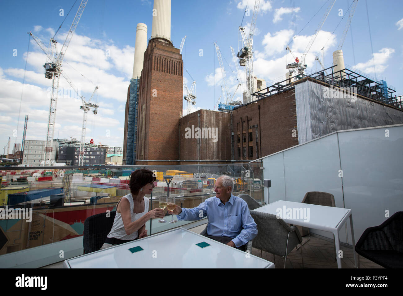 West Village de cirque, Battersea Power Station Phase de développement 1, le sud-ouest de Londres, Angleterre, Royaume-Uni Banque D'Images