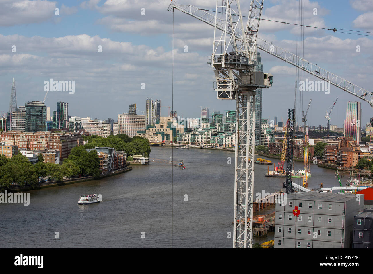 West Village de cirque, Battersea Power Station Phase de développement 1, le sud-ouest de Londres, Angleterre, Royaume-Uni Banque D'Images