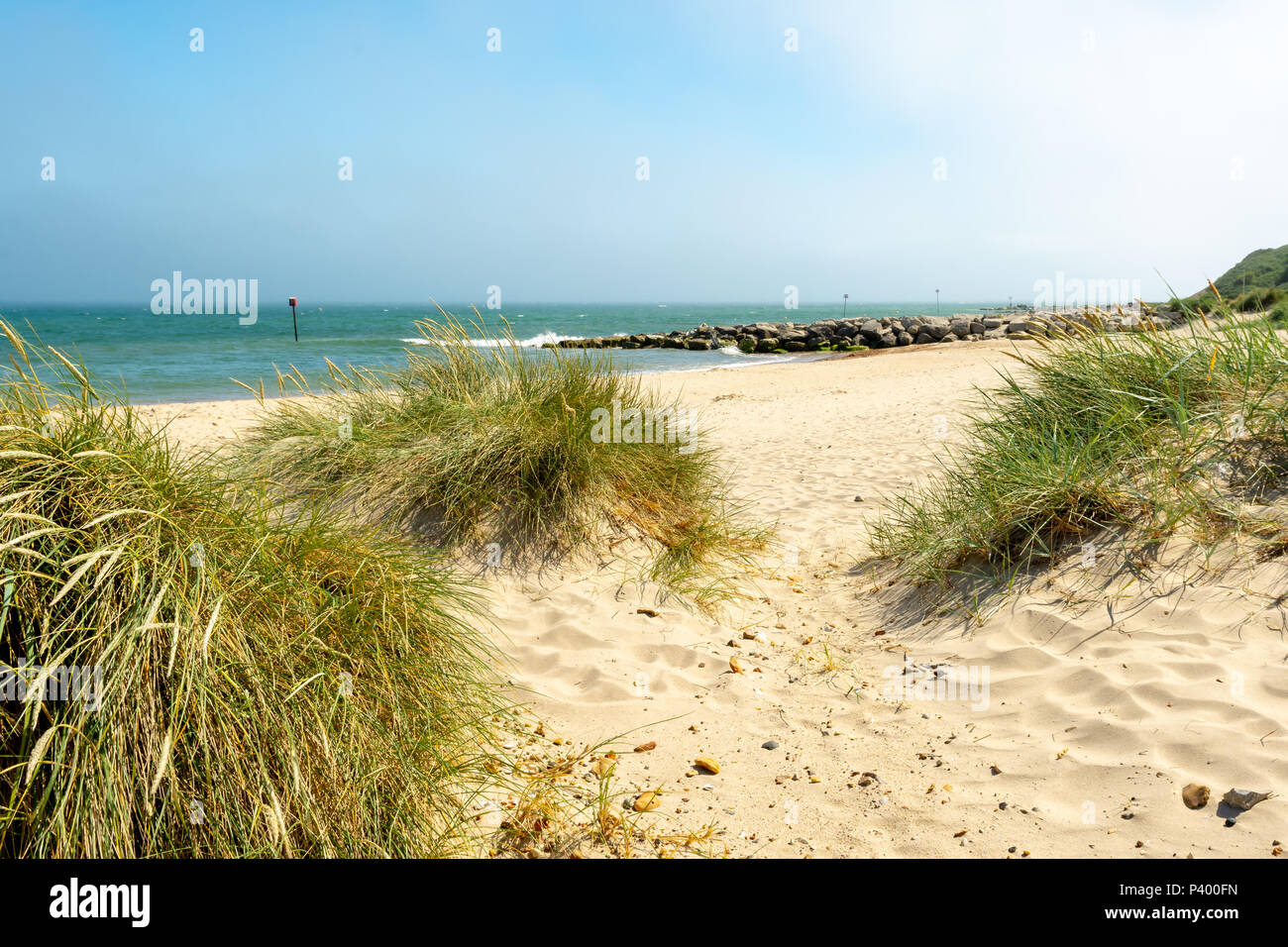 La plage de dunes de sable et des paysages d'herbe à Hengistbury Head, Christchurch, Dorset, UK Banque D'Images