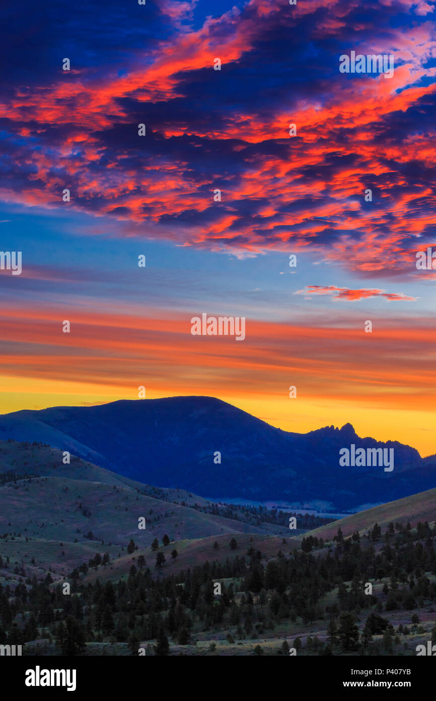 Lever du soleil sur la montagne de géant dormant près de Helena, Montana Banque D'Images