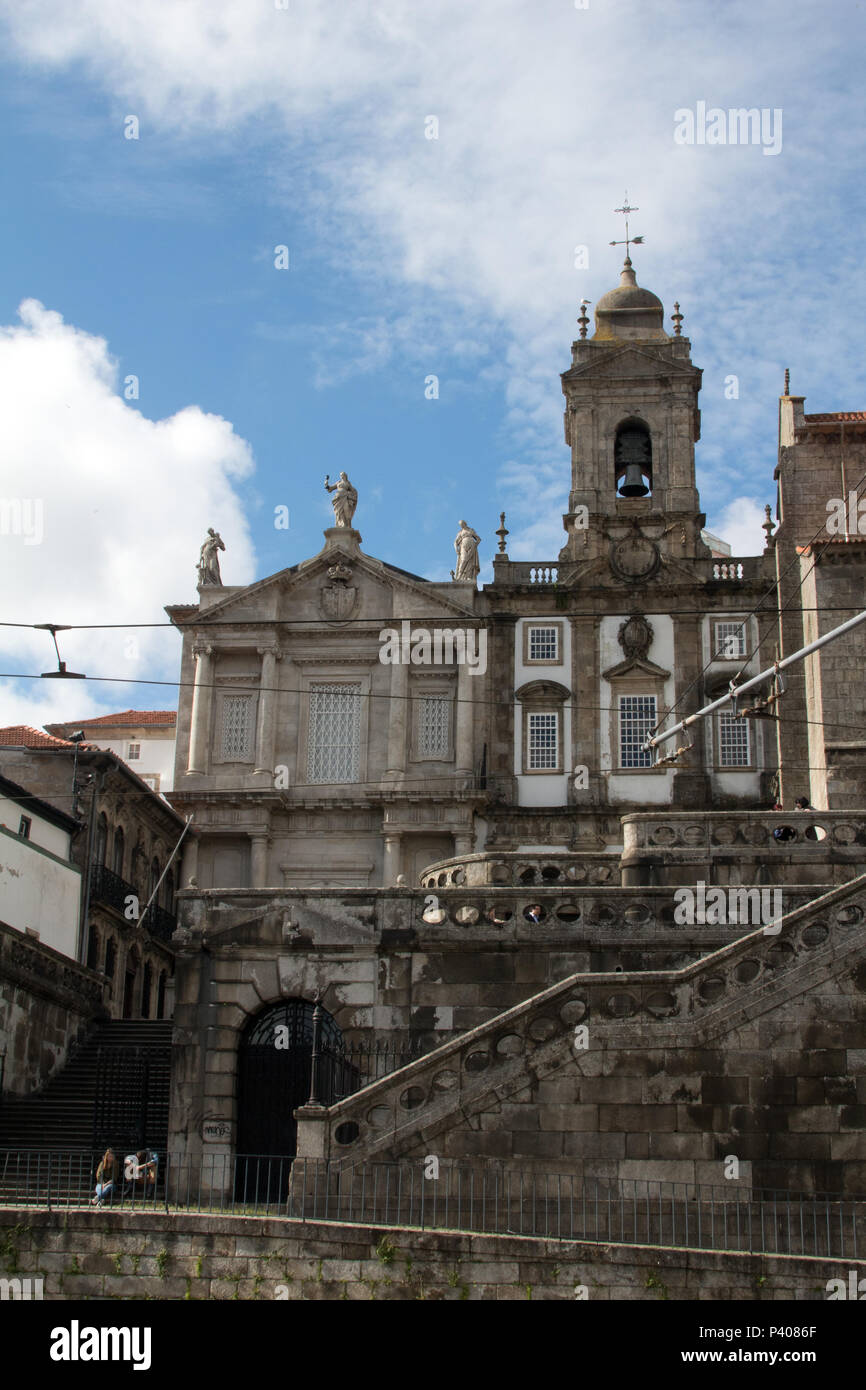 L'extérieur du quartier gothique baroque / l'église São Francisco, Porto, Portugal Banque D'Images