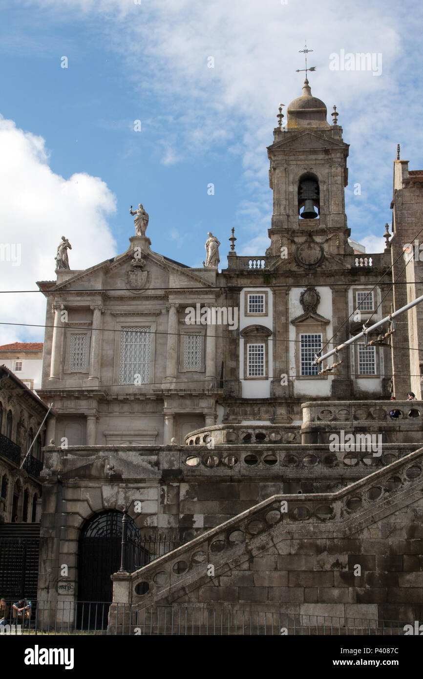 L'extérieur du quartier gothique baroque / l'église São Francisco, Porto, Portugal Banque D'Images