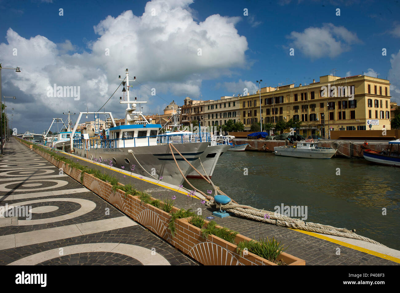 L'Italie, l'Europe, Rome, Fiumicino channel port pour la pêche et la navigation de plaisance. Banque D'Images