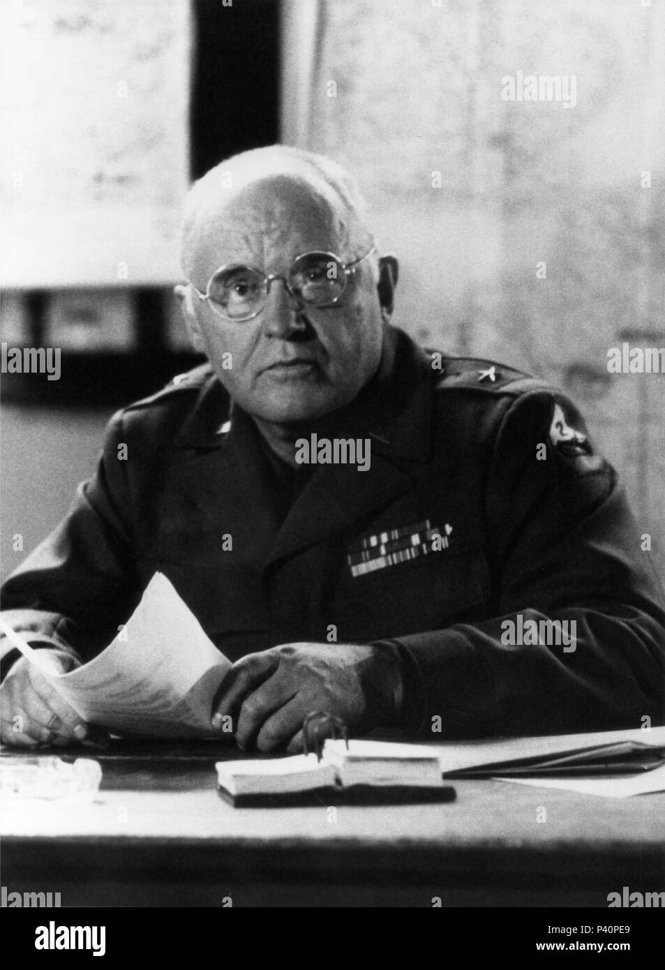 Titre original : STEINER-DAS EISERNE KREUZ. Titre en anglais : percée. Directeur de film : Andrew C. MCLAGLEN. Année : 1979. Stars : Rod Steiger. Credit : PALLADIUM FILM / Album Banque D'Images