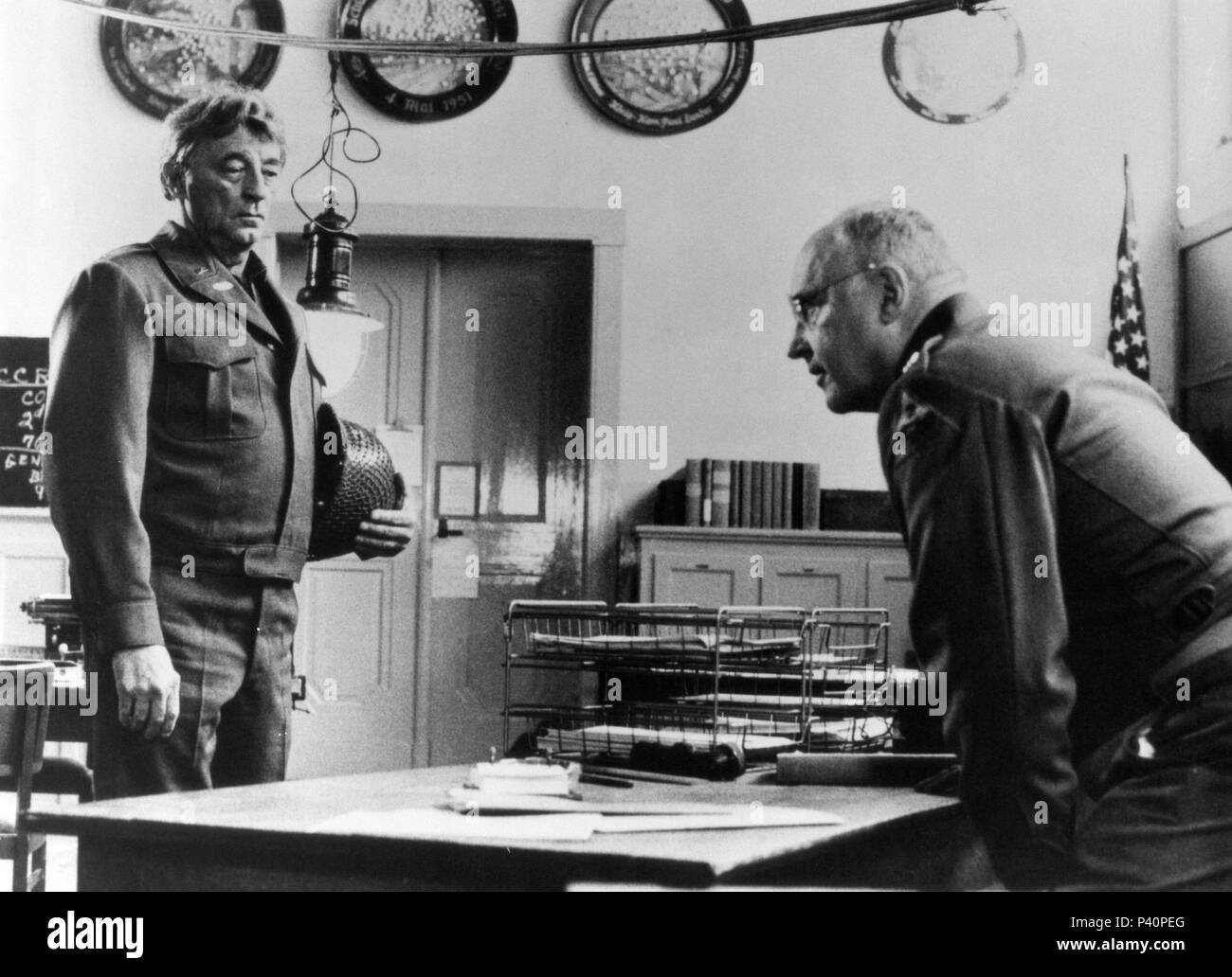 Titre original : STEINER-DAS EISERNE KREUZ. Titre en anglais : percée. Directeur de film : Andrew C. MCLAGLEN. Année : 1979. Stars : Robert Mitchum ; Rod Steiger. Credit : PALLADIUM FILM / Album Banque D'Images