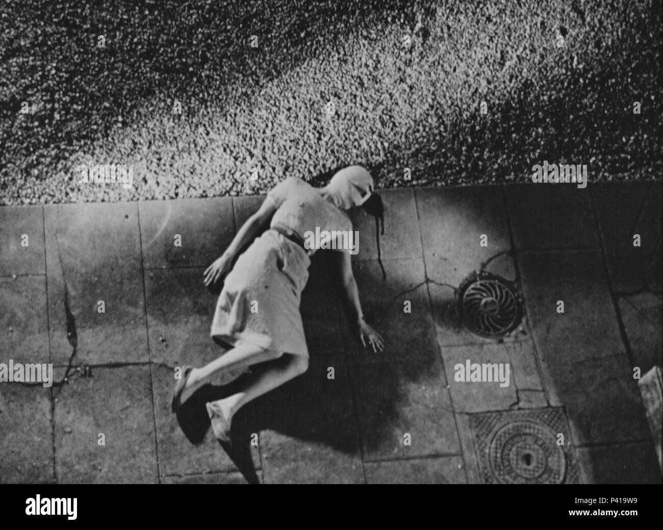 Titre original : YEUX SANS VISAGE, LES. Titre en anglais : HORROR CHAMBER OF DR. FAUSTUS, L. Directeur : Georges Franju Film. Année : 1960. Credit : LUX FILM / Album Banque D'Images