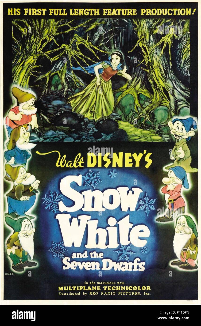Blanche Neige Et Les 7 Nains En Anglais Titre original : Blanche Neige et les sept nains. Titre en anglais : Blanche  Neige et les sept nains. Directeur de film : WALT DISNEY. Année : 1937.  Credit : WALT DISNEY PRODUCTIONS / Album Photo Stock - Alamy