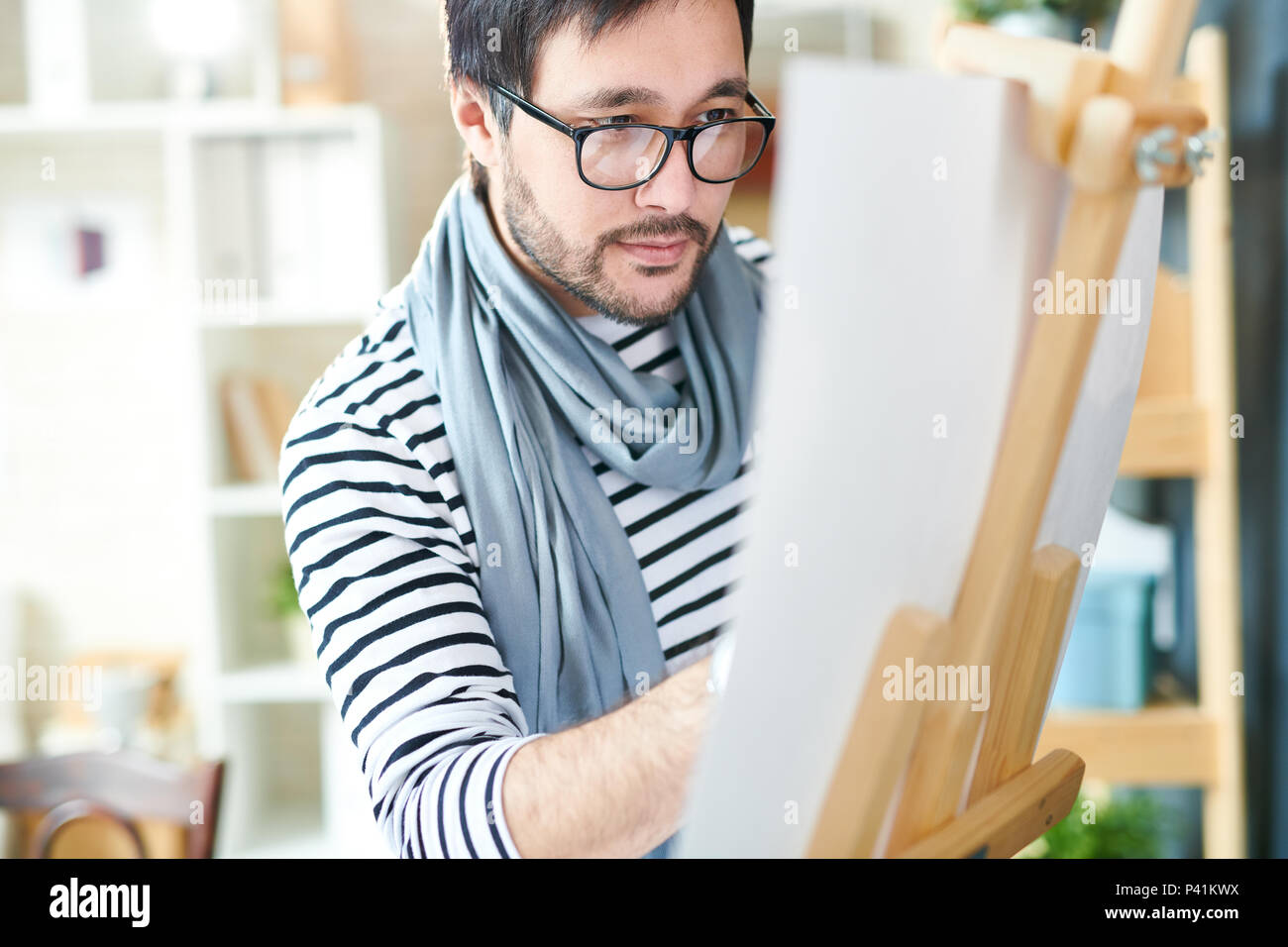 Concepteur de barbus faire de l'art sur papier Banque D'Images
